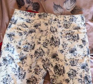 White Jeggings flowered