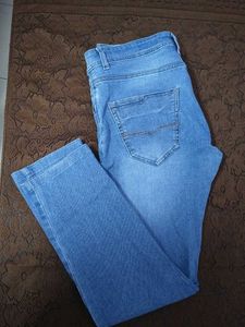 Blue Jeans Ke Sath White Shirt Free