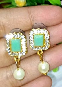 Green Necklace With Earrings