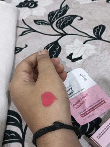 Esthetic Rose Gloss With Free Berry Blast Wash
