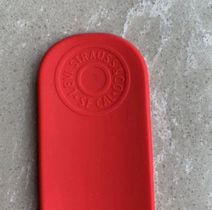 Levi&#39;s Slap on LCD Wrist Watch