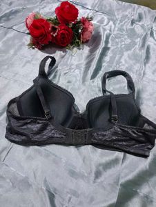 Victoria&#39;s Secret Lace Detail Bra