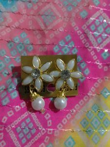 Beautiful White Pearl Earrings 💓
