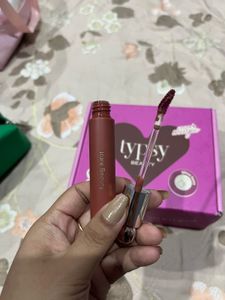 RARE BEAUTY TINTED LIP OIL