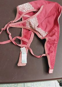 4 Bras In Good Condition
