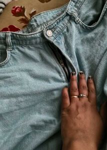 Wide Leg Light Wash Jeans