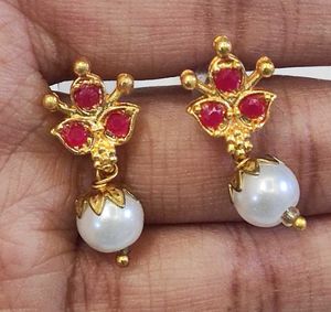 Elegant Gold &amp; Ruby Necklace