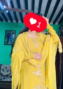 Beautiful Yellow Chinon Suit💛🦋🎀