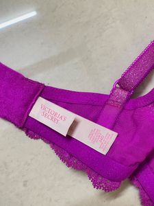 ✨ Authentic Victoria’s Secret Bra – Size 34D