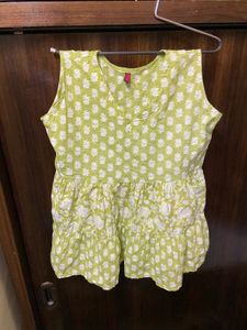 Sleeveless Green Kurta