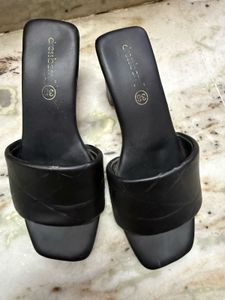 Dressberry textured Black Block heels