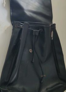 BLACK BACKPACK
