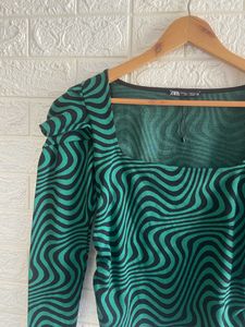 Zara Puffed Sleeve Top