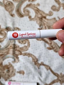 MyGlamm Liquid Eyeliner