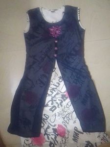 Girl&#39;s Sleeveless Dress