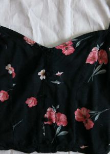 ..H&amp;M Black Floral Crop Top
