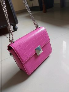 Miraggio Branded Pink Sling Bag ❤️