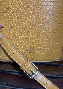 Accessories London Crossbody Bag