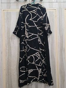 Stylish Black &amp; White shrug