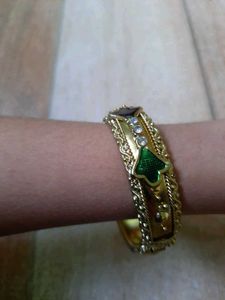 Enamel Detail Gold Bangle