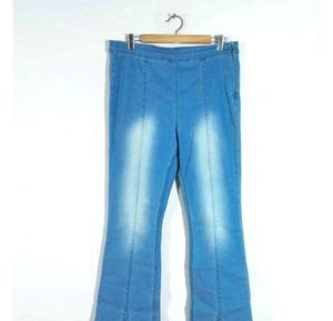 2 Women Jeans 🌷🛍️