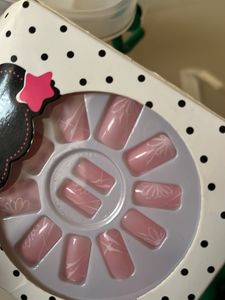 HUDA Beauty Nail Art