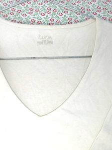 💎 Katies White V-Neck Cotton Top✨