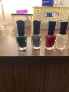 7 Nail Polishes With Remover