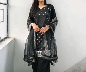 Elegant Black Patiyala Salwar Suit