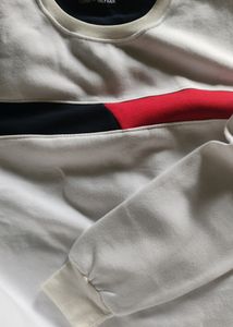 Tommy Hilfiger Brand New Sweatshirt @2499