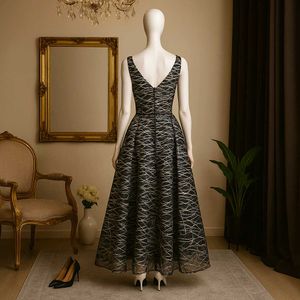 Elegant Black Maxi Dress