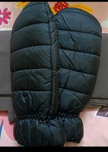 Black Padded Mittens