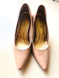 Heels/ Pumps