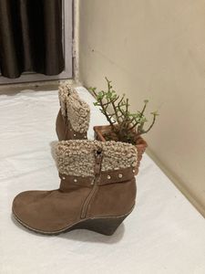 👢 Boots (Imported)