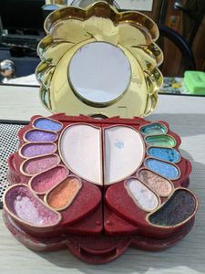 Make Up Kit