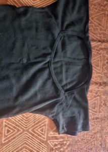 2 Black Tops ( S Halfsleeves And M Fullsleeves)
