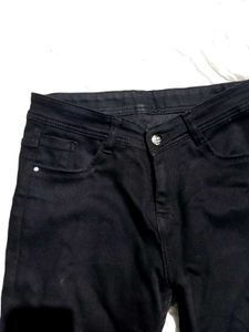 y2k black grunge skinny jeans 🕸️ ( ripped knee )