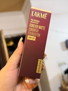 Lakme Forever Matte Foundation