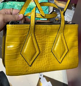 It’s Fanky Yellow Bag