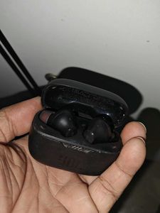 jbl Airbuds not working