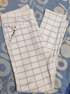 Grid-Patterned Pants