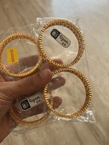 Gold-toned Floral Bangle Set