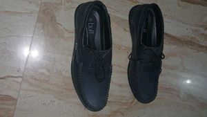 bull branded formal shoes