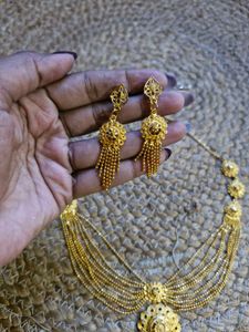 Golden Glittering Jewellery