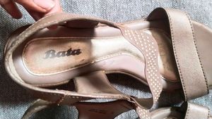 Bata Sandles