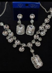 Elegant Crystal Necklace