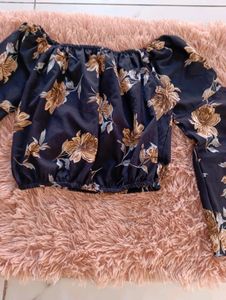Korean Crop Top 🌺