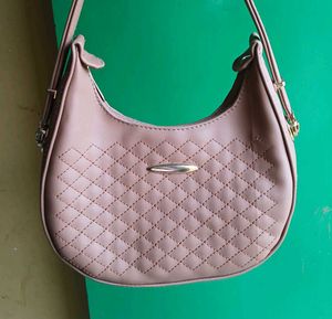 Classy Handbag 👜
