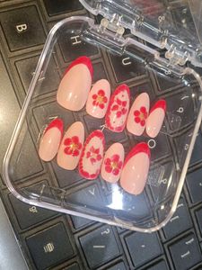 Floral Press-On Nails