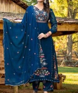 5xl Women Regular Fit Georgette Afghani Kurta Set